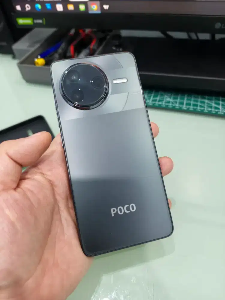 POCO F7 Pro 12/512 Black 99% Like New Siap Pakai