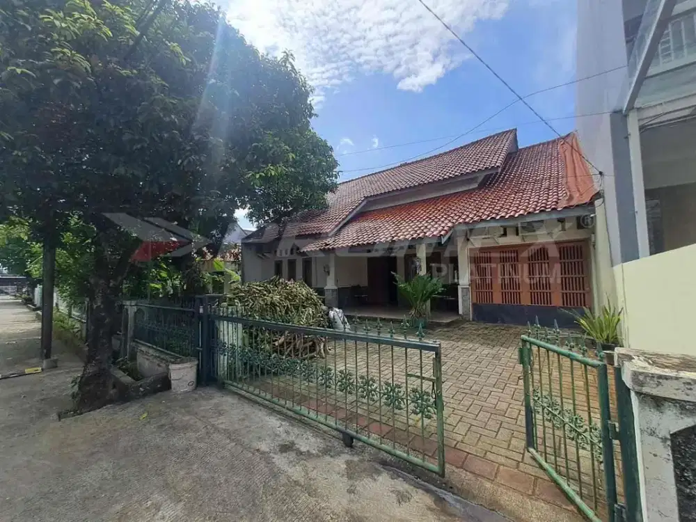 Rumah di Komplek Duren Tiga Lokasi Tenang Row Jalan Lebar Tidak Banjir