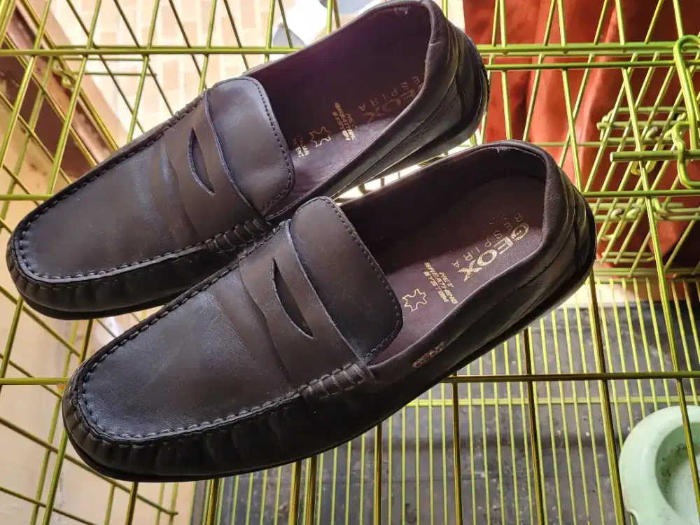 Sepatu Kulit Geox No 40