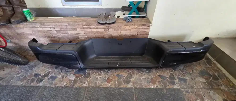 Bumper belakang toyota hilux G 2026