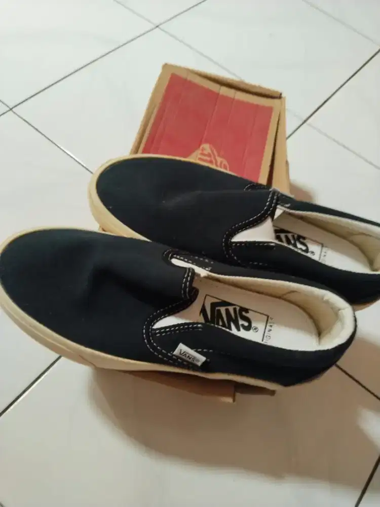 Jual sepatu Vans slip on ukuran 39