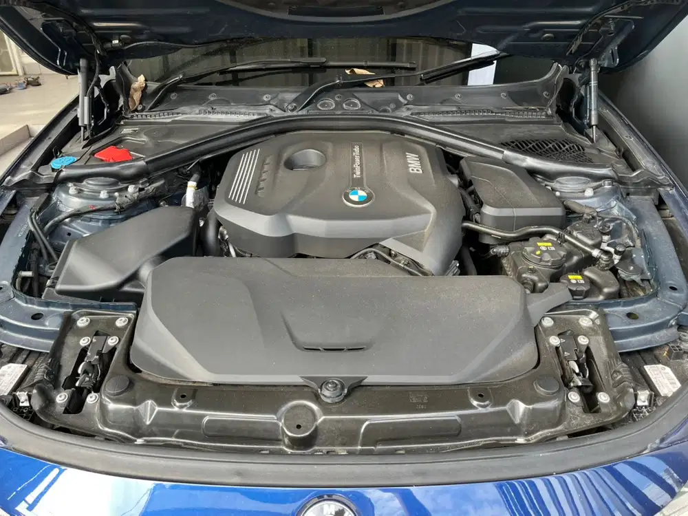 BMW 320i 2019 Bensin
