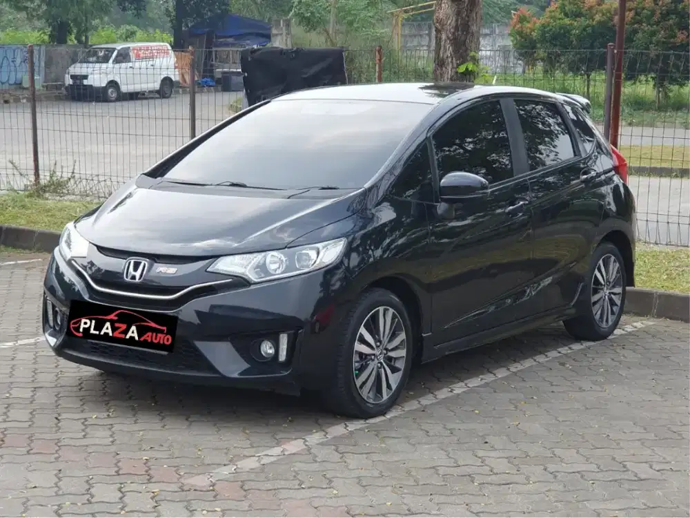 Honda Jazz 2014
RS 1.5 Automatic HARGA TERMURAH BERGARANSI