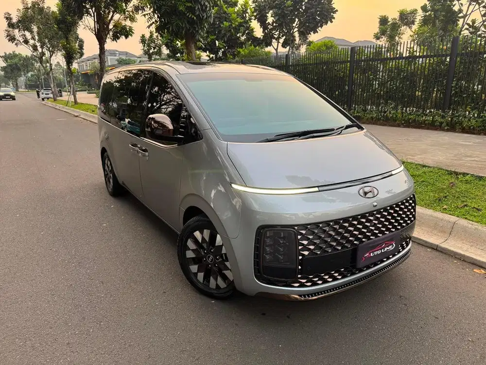hyundai staria 2022 km22rb! 9 seat!gress! like new!perfect!reg 2021