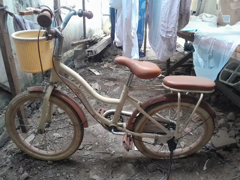 Sepeda anak ukuran 18