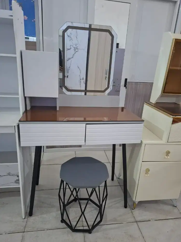 Meja rias estetic lampu cermin toucscreen + kursi