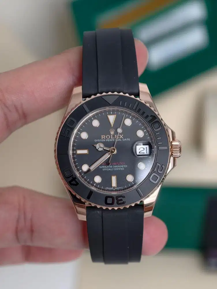 ROLEX YACHT-MASTER 37MM OYSTERFLEX ROSEGOLD