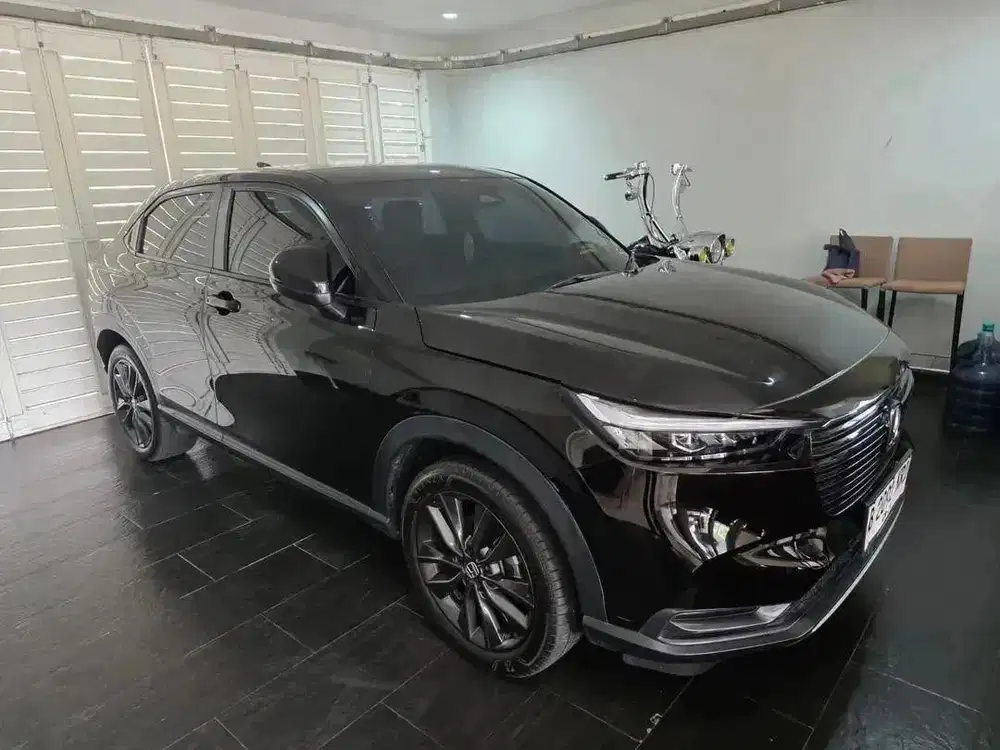 hrv se 2024 hitam
