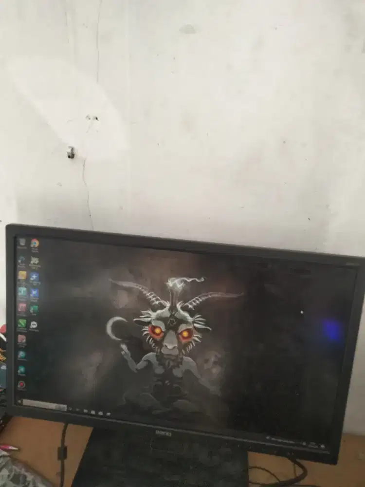 LCD 22 inch Ben Q/Layar komputer 22 inch