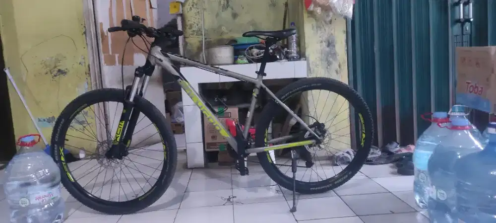 Sepeda polygon premier 5