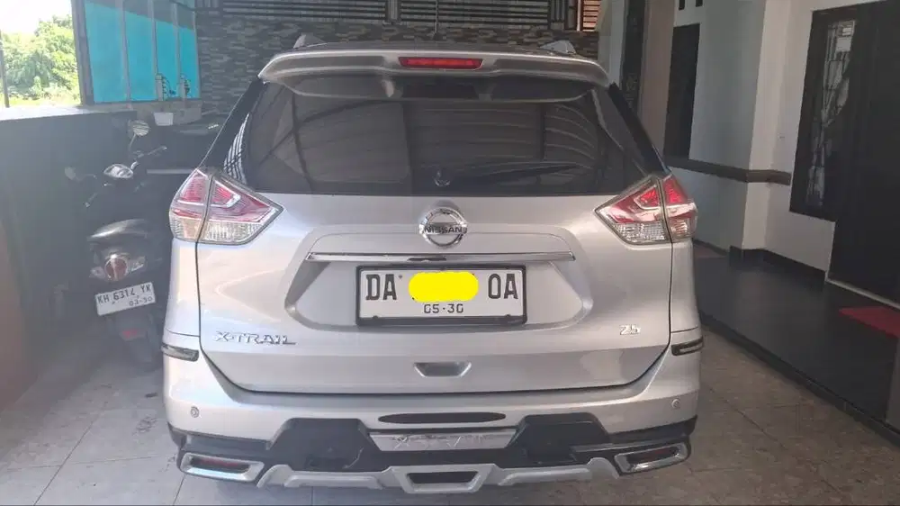 Dijual Nissan X-trail 2.5 CVT 2015 warna Silver metalik