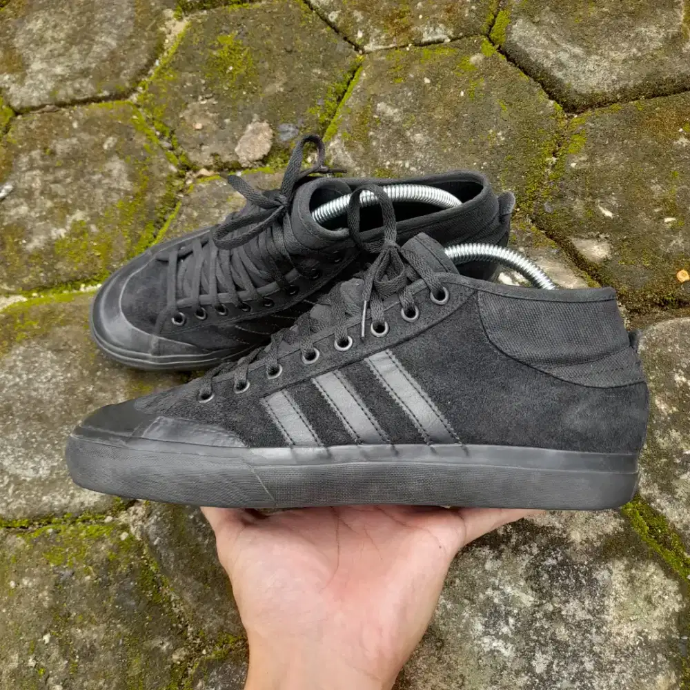 SEPATU ADIDAS SKATEBOARDING MATCHCOURT MID ADV COREBLACK