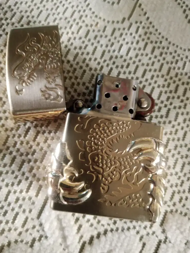 korek zippo naga