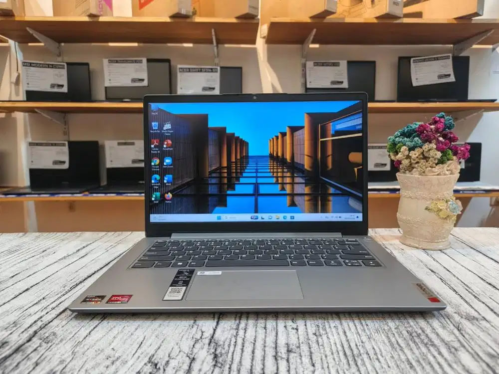 Laptop LENOVO IDEAPAD 1 – 14AMN7 AMD Ryzen 3 7320U Ram 8GB/ Garansi