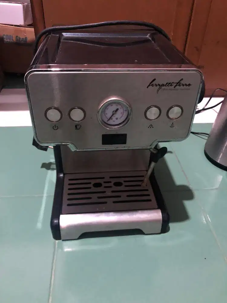 Dijual mesin kopi bekas dan peralatan kopi lengkap full set