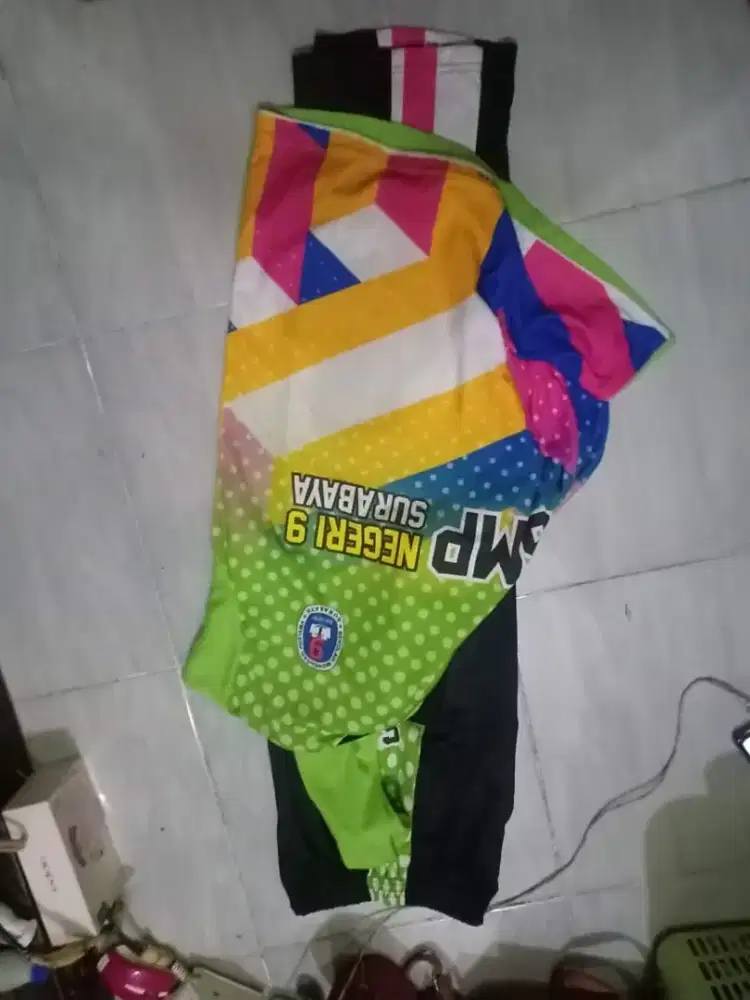 Setelan baju olahraga SMPN 9 SURABAYA