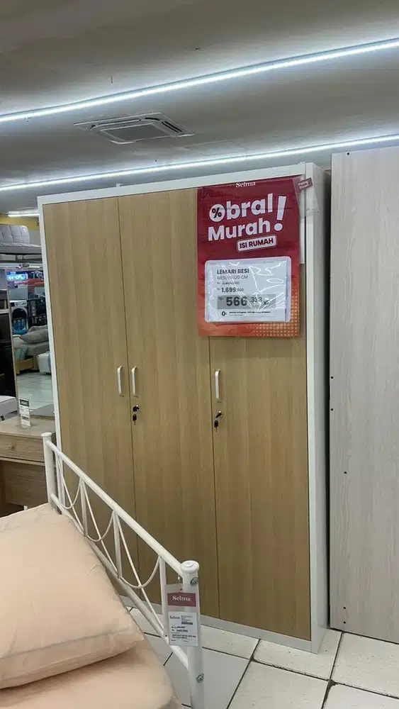 Lemari besi 3pintu
