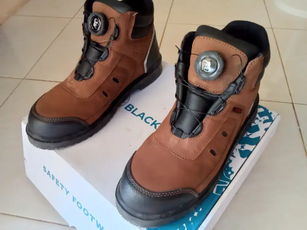 Sepatu Safety BLACKRHINO