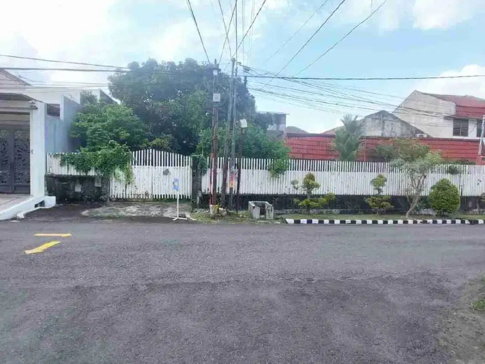 Dijual Runah 1 lantai hitung tanah Darmo Permai Selatan, Surabaya Barat