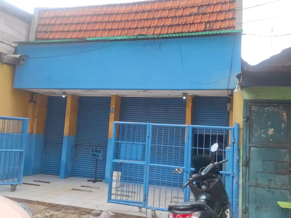 Ruko 2 lantai ex bengkel mobil, ada tanah kosong buat gudang di Cawang