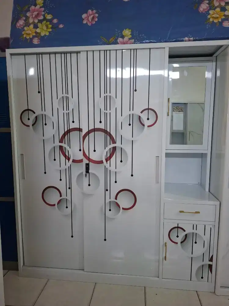 Lemari baju pintu sleding,bahan besi plat 3P jumbo + meja rias samping