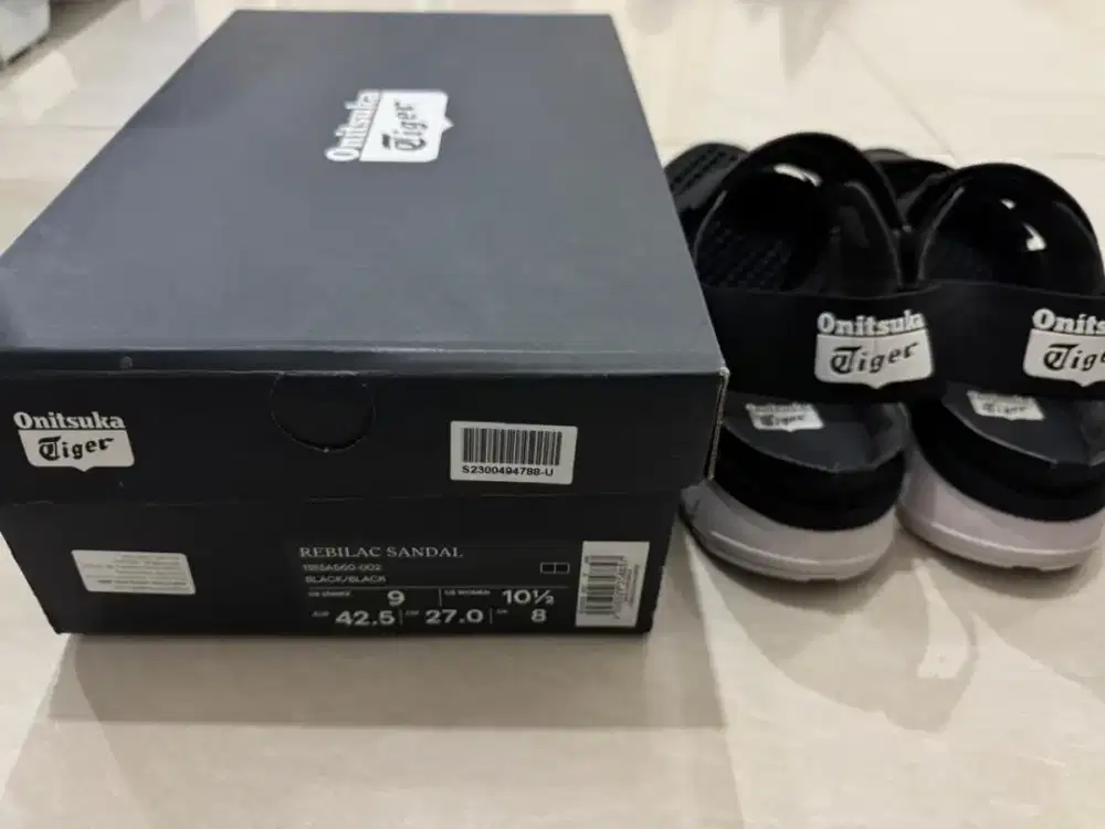 Sepatu sendal Onitsuka Black