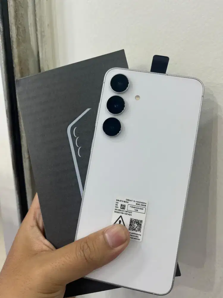 Samsung S25 FE 8/256 White garansi panjang