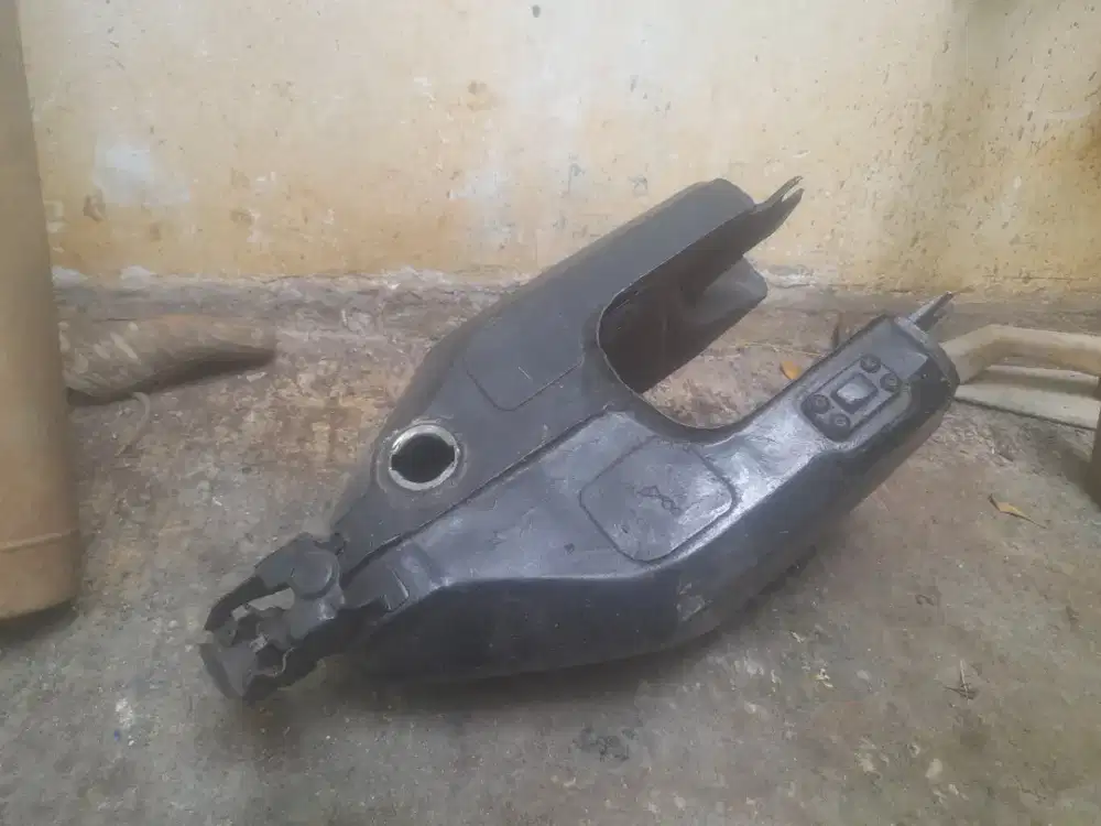 Tangki v 80 , jok dan kenalpot original