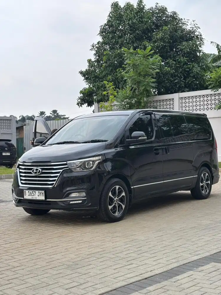 HYUNDAI H1 H-1 H 1 ROYALE 2.5 DIESEL 2018 FACELIFT