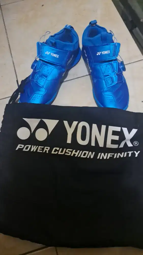 Sepatu bulutangkis yonex infinity 2 ori size 40