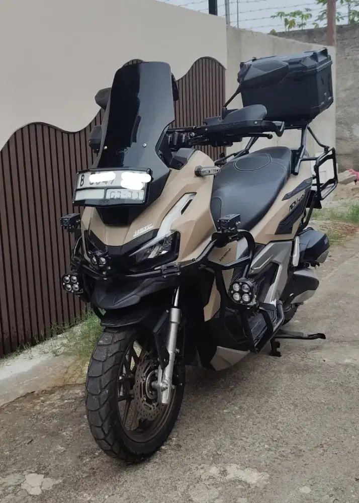 HONDA ADV 160 ABS FULL AKSESORIS TOURING
