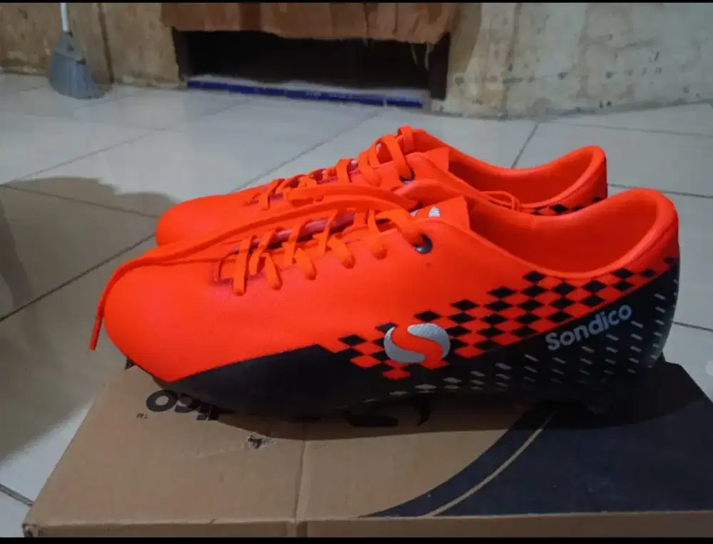 SEPATU FULTSAL uk. 42