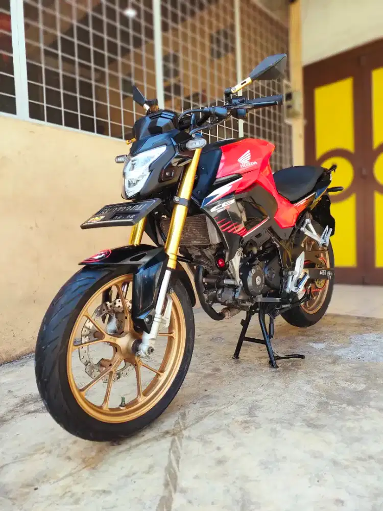 Honda CB150R / CB 150R V4 2021, Red Premium Metalic, Unit Mulus.