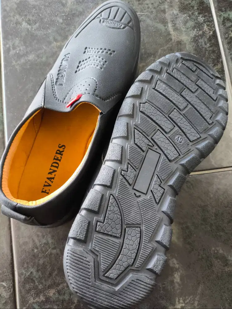 Sepatu Kulit Pria size 40 kondisi baru