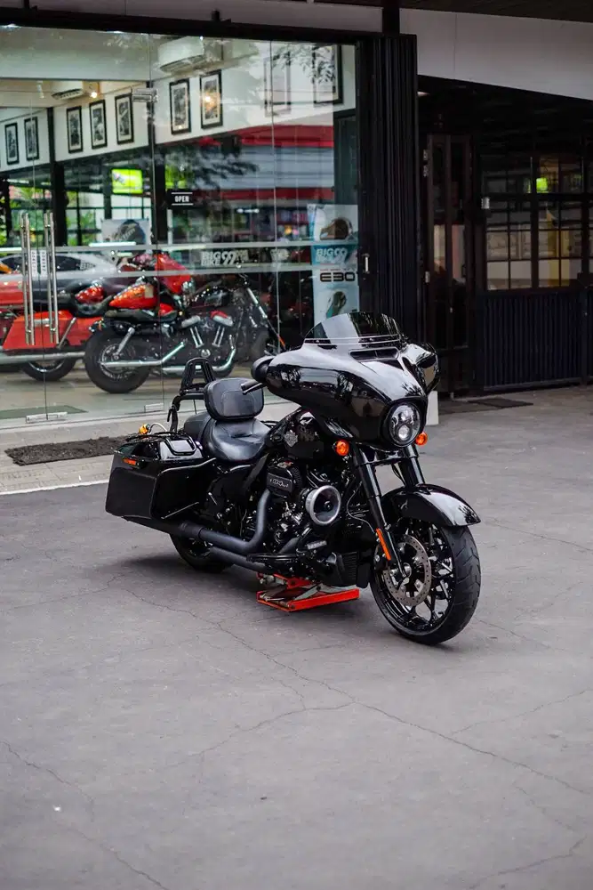 Harley Davidson Street Glide Special Vivid Black NIK 2023 Full Paper