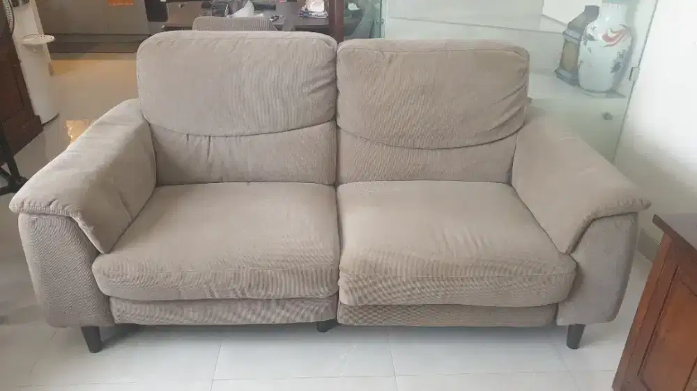 Sofa 2 dudukan dengan recliner