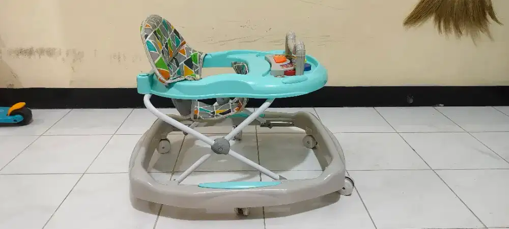 Baby walker & bak mandi