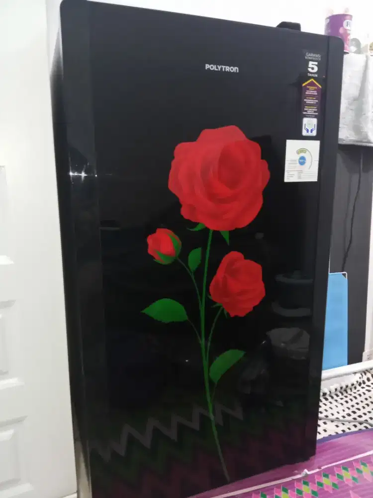 Dijual cepat.Kulkas Polytron second pemakaian pribadi