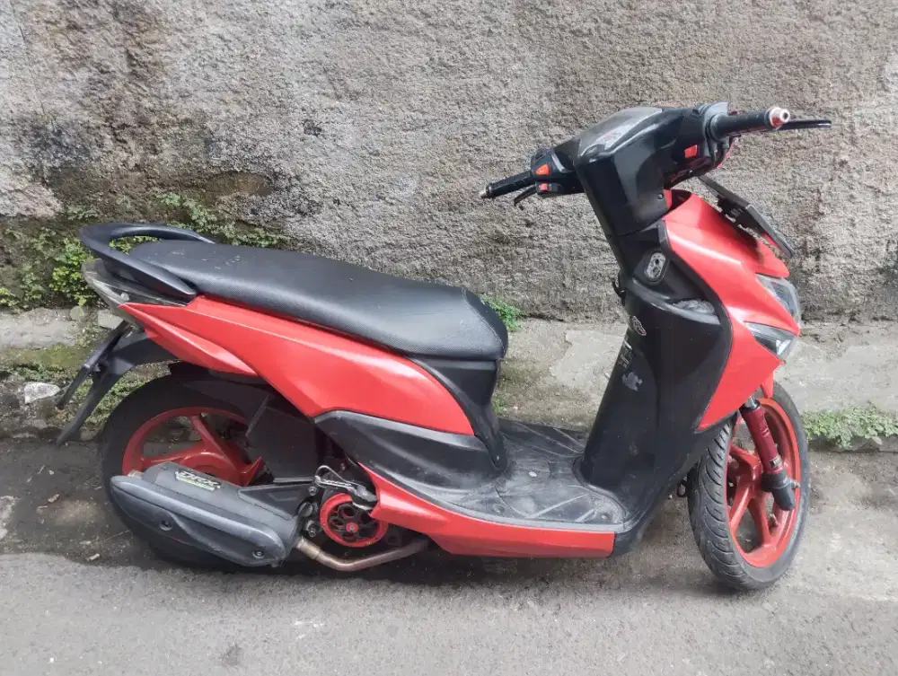 Dijual motor beat pop tahun 2015 siap pakai, harga nego