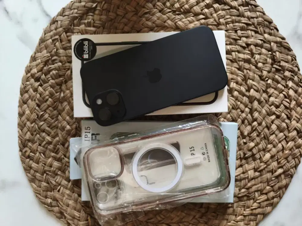 DIJUAL IPHONE 15 HITAM