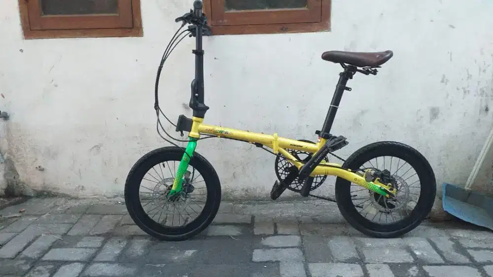 Di jual sepeda lipat uk 16 siap pake