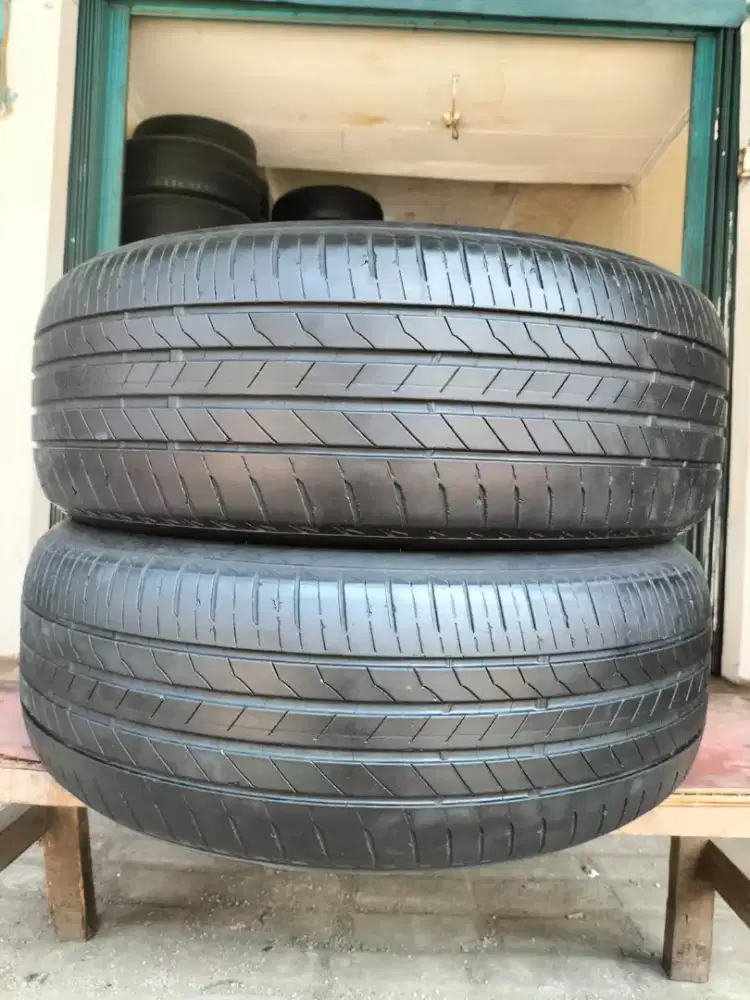 Ban 235/50 R21 Bridgestone Alenza 001