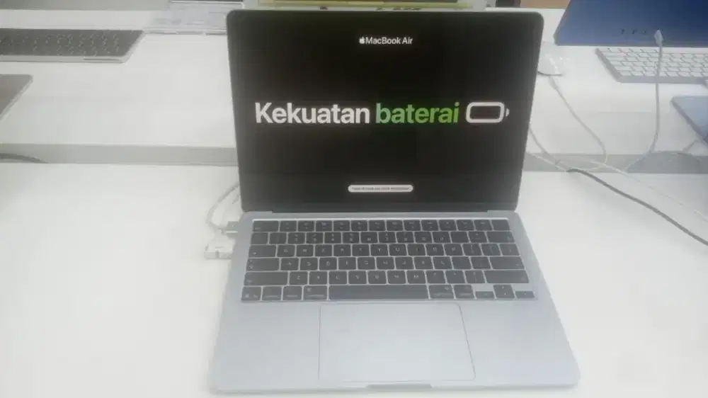Macbook air (13,6) inci