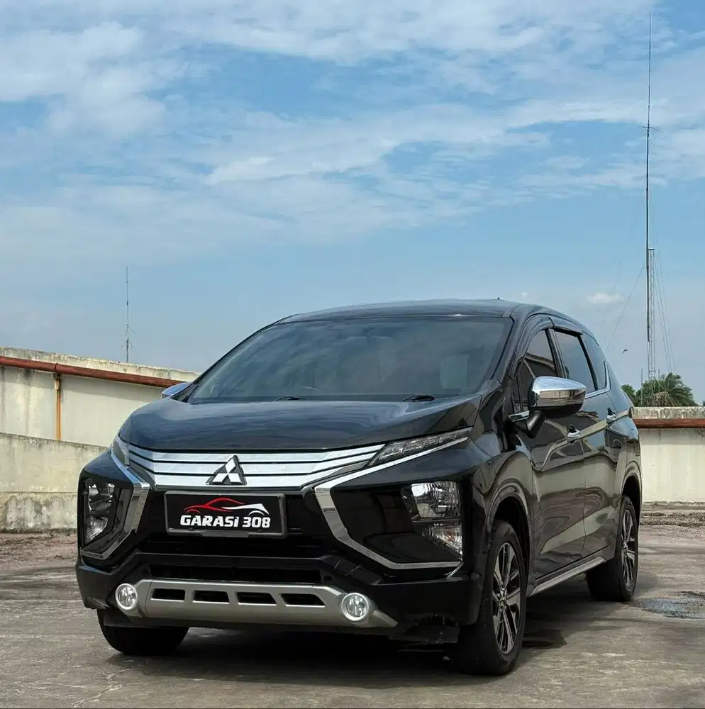 Mitsubishi Xpander Ultimate AT 2018 pemakaian 2019 Hitam Pajak 05-2027