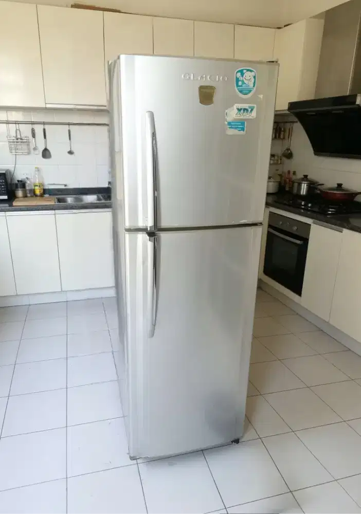 D JUAL KULKAS 2 PINTU TOSHIBA