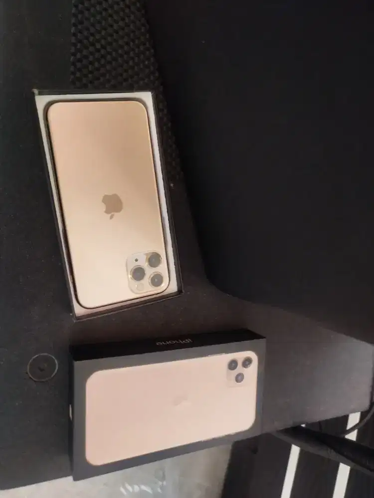 iPhone 11 pro 256gb gold pasti suka