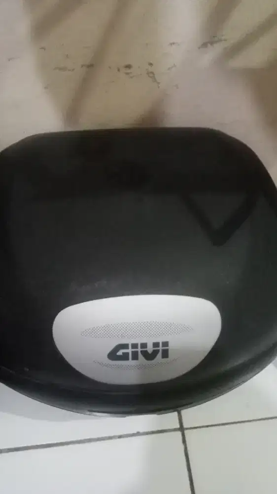 Box Givi besar untuk motor