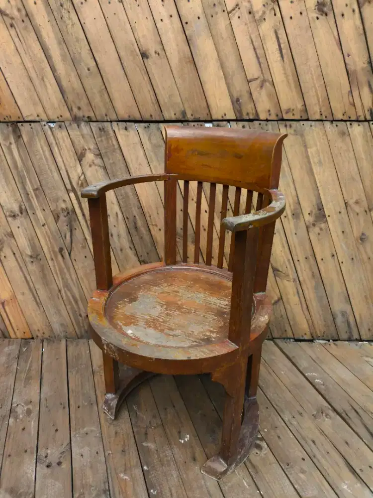 kursi kayu unik