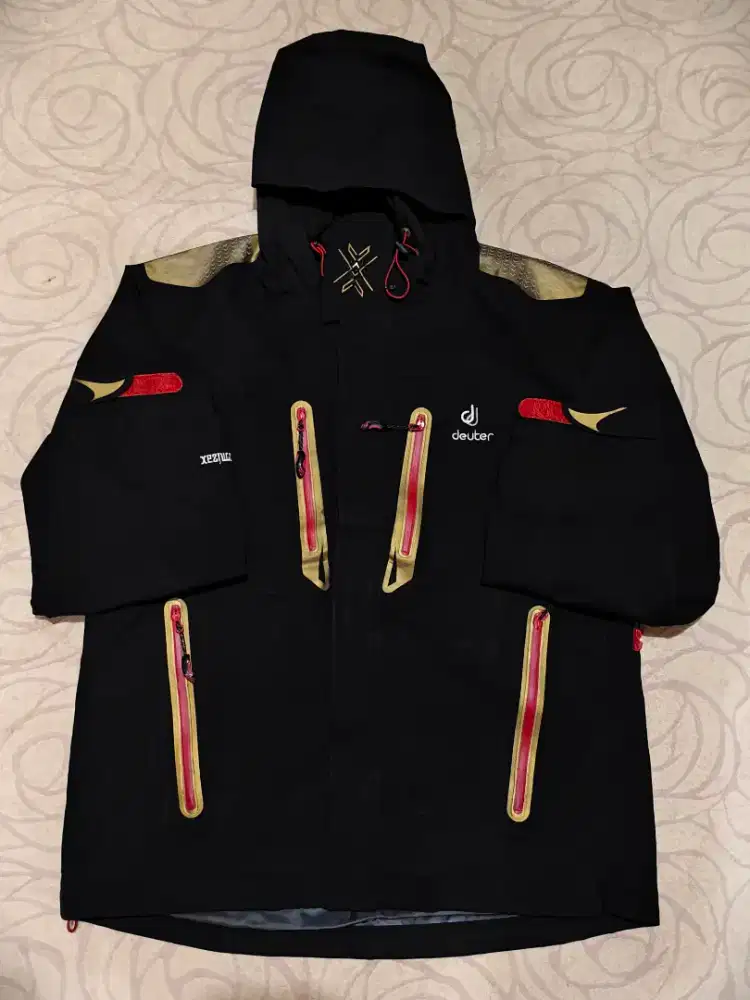 Jacket gunung deuter dermizax