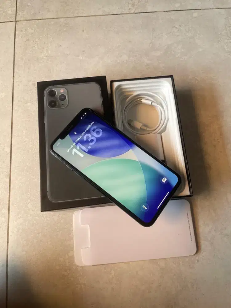 Iphone 11 pro max 256gb midnight green